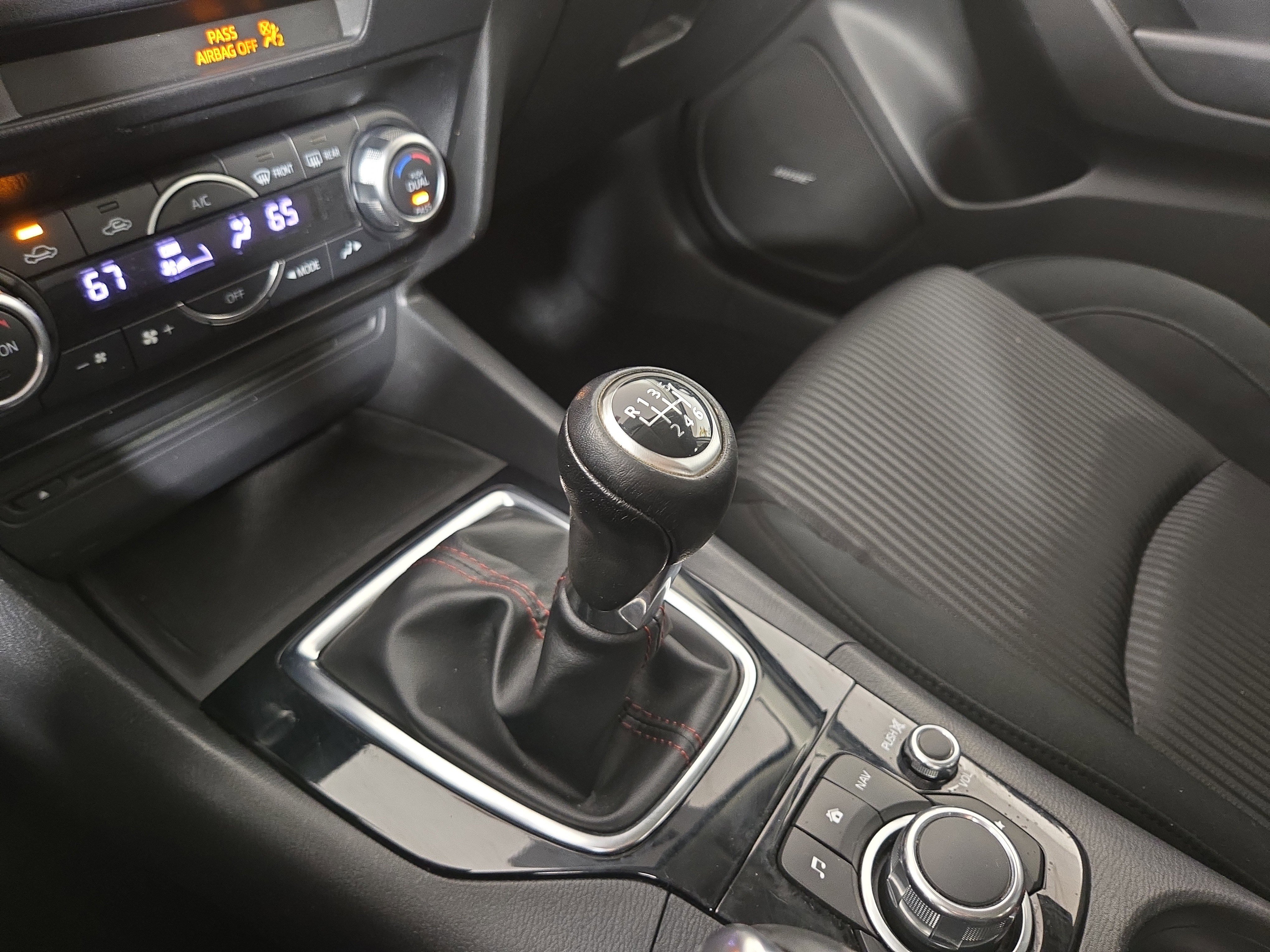 Used 2014 MAZDA MAZDA3 i Touring w/ Technology Package image 22