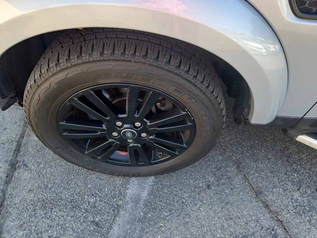 Used 2016 Land Rover LR4 HSE Silver Edition image 12