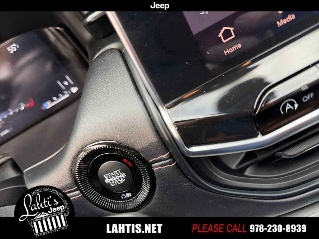 Certified 2022 Jeep Compass Limited w/ (RED) Package image 17