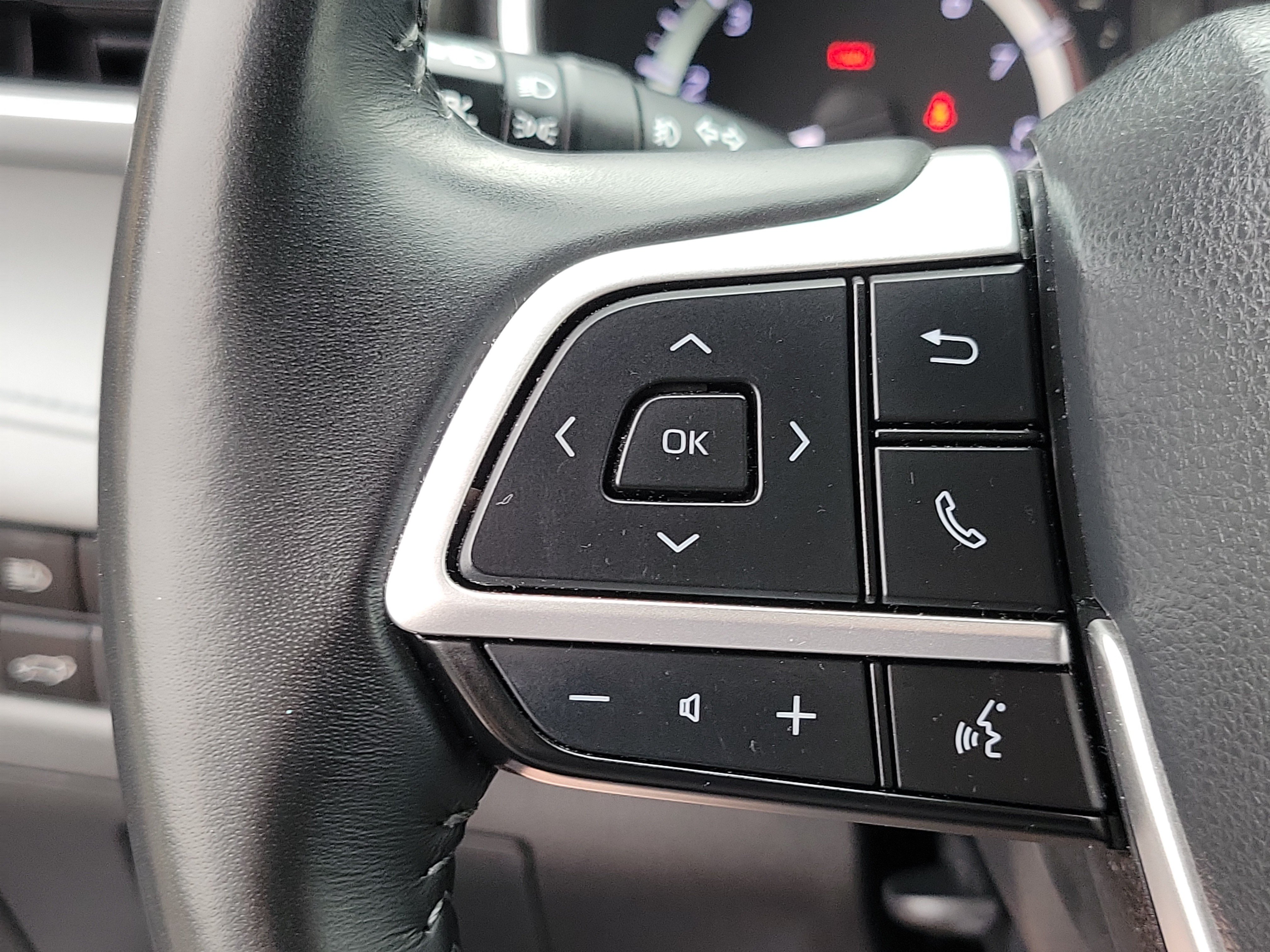 Used 2023 Toyota Highlander XLE FWD image 18