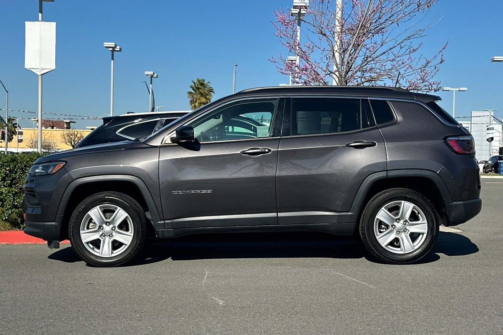 Used 2022 Jeep Compass Latitude w/ Convenience Group image 7