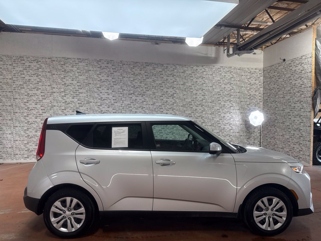 Used 2020 Kia Soul LX FWD image 8