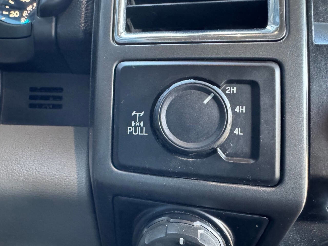 Used 2017 Ford F150 XLT w/ Equipment Group 302A Luxury image 19