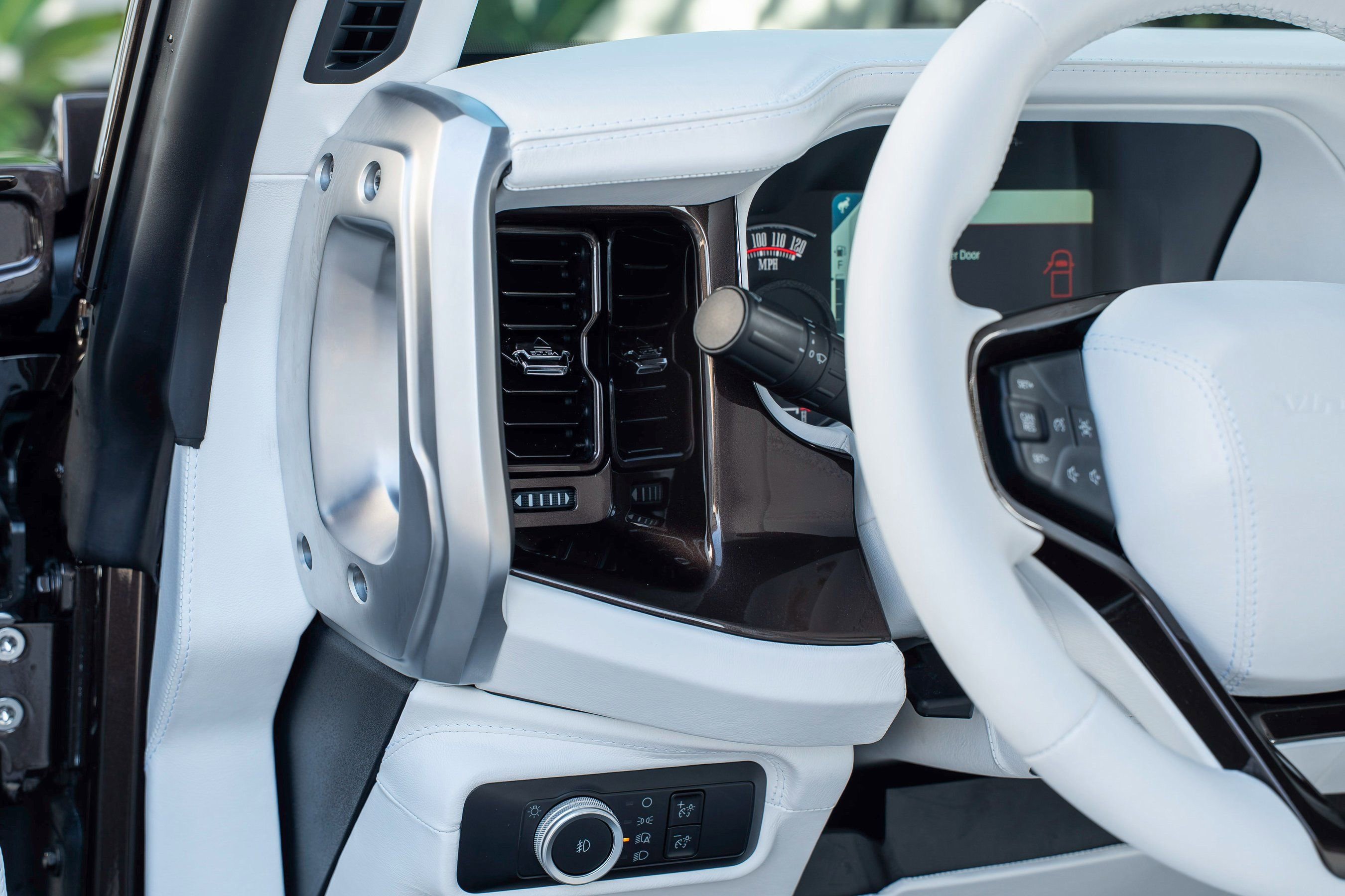 Used 2024 Ford Bronco Black Diamond image 25