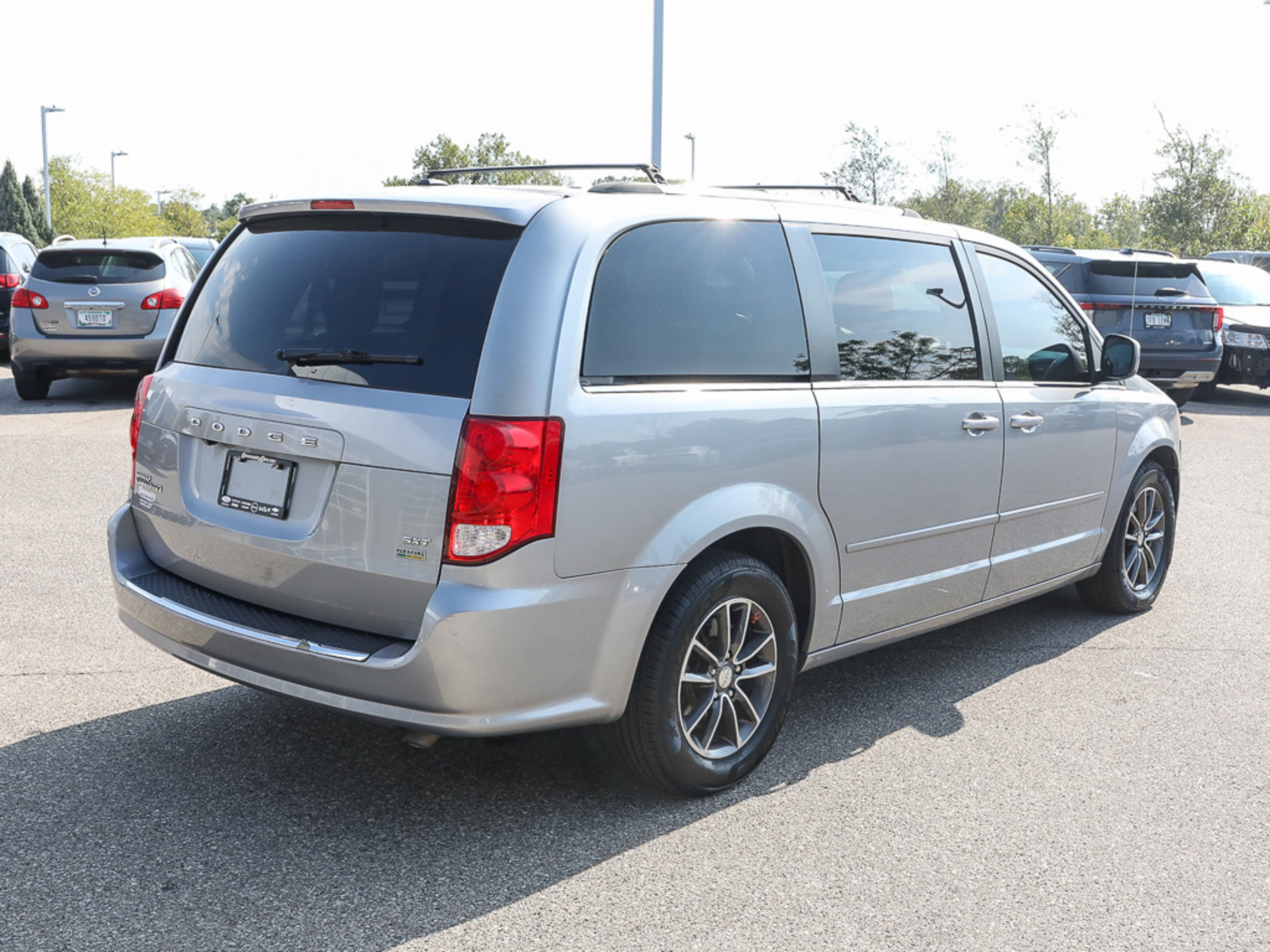 Used 2017 Dodge Grand Caravan SXT FWD image 7