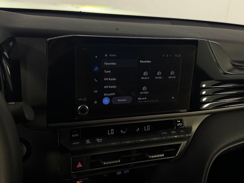 Used 2025 Toyota Camry SE w/ Convenience Package FWD image 22