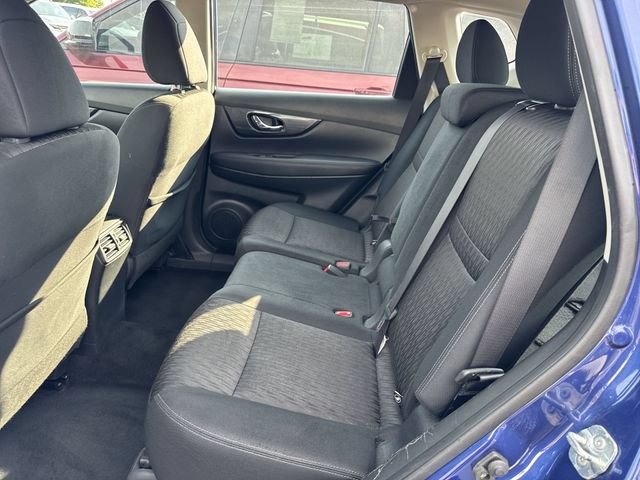 Used 2018 Nissan Rogue S FWD image 12