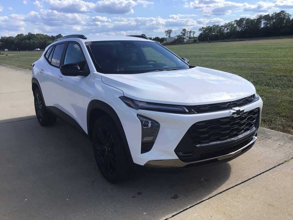 New 2025 Chevrolet Trax ACTIV w/ Driver Confidence Package image 1