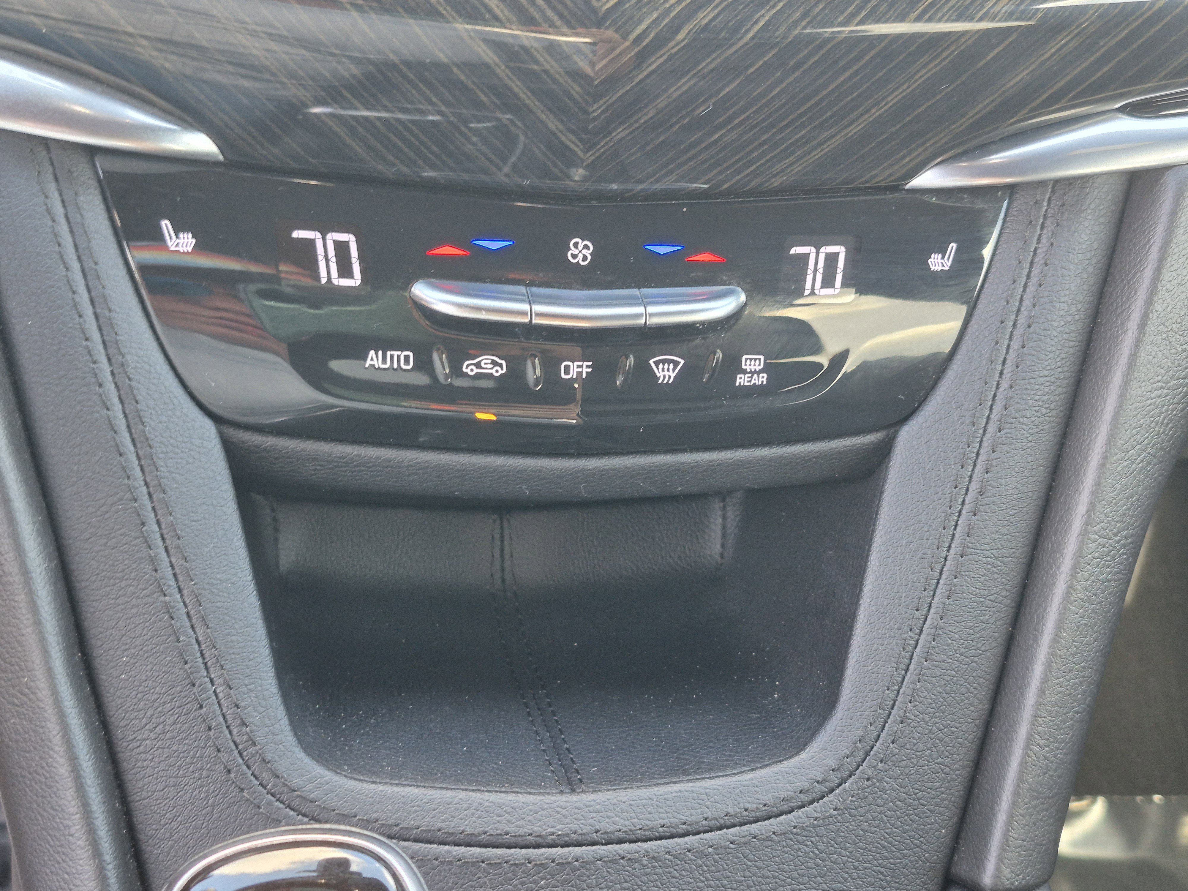 Used 2020 Cadillac XT6 Premium Luxury FWD image 32