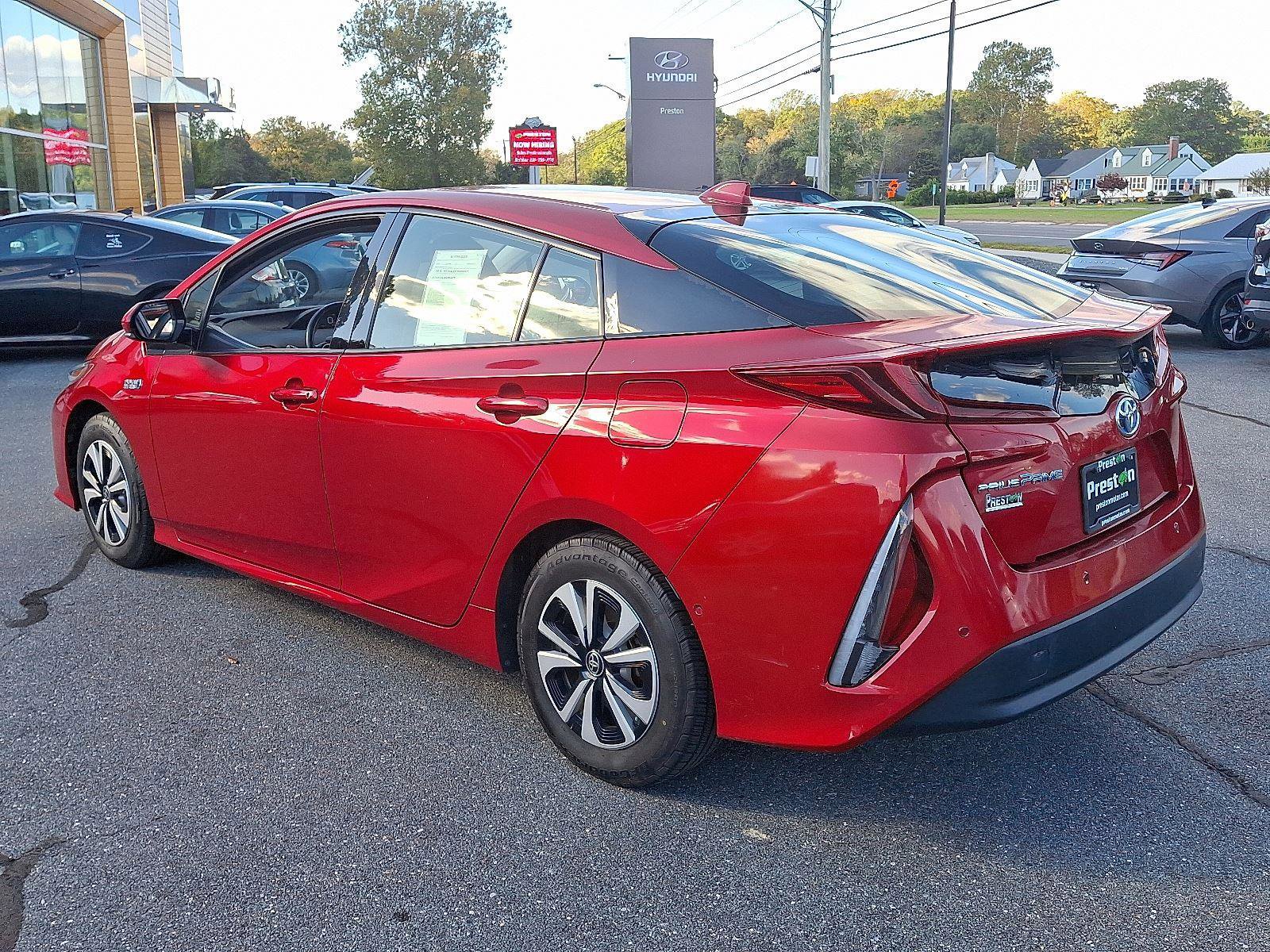 Used 2018 Toyota Prius Prime Advanced image 6