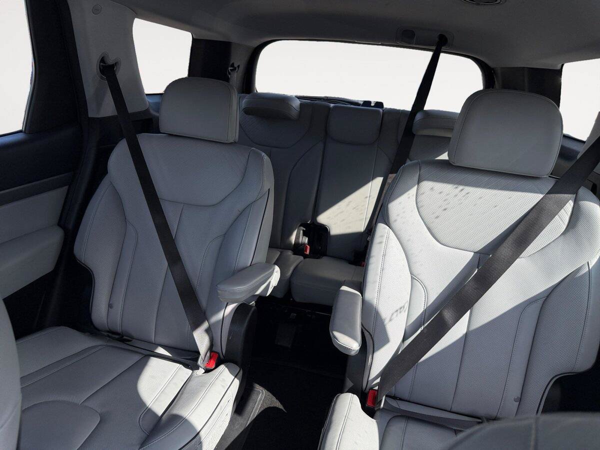 Used 2025 Hyundai Palisade SEL AWD/4WD image 13