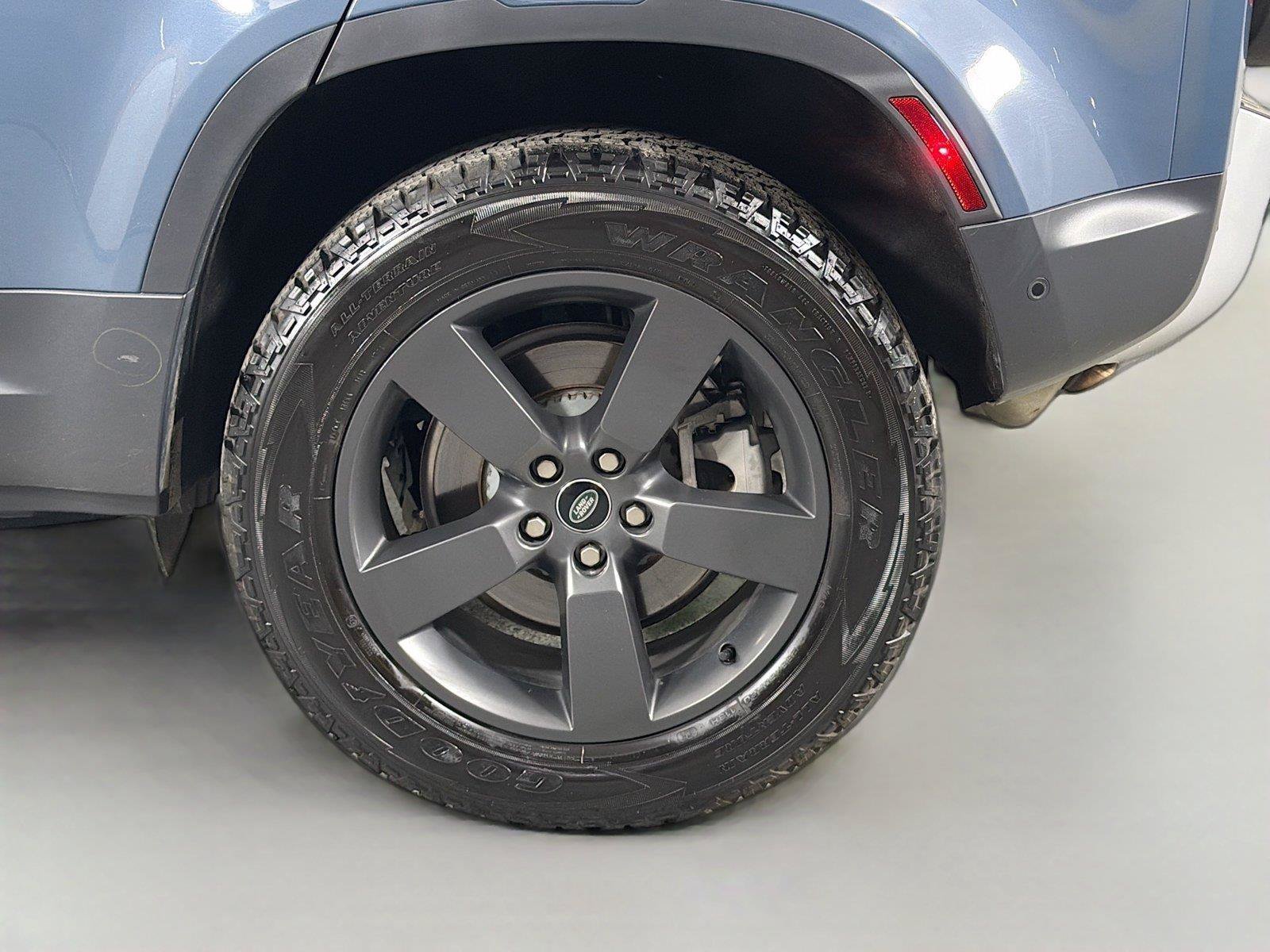 Certified 2021 Land Rover Defender 110 SE AWD/4WD image 30