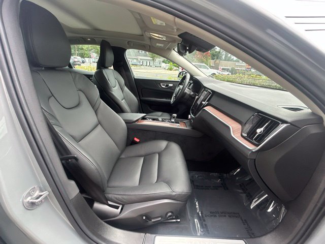 Used 2025 Volvo S60 B5 Plus AWD/4WD image 15