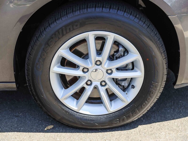 Used 2018 Dodge Grand Caravan SXT FWD image 11
