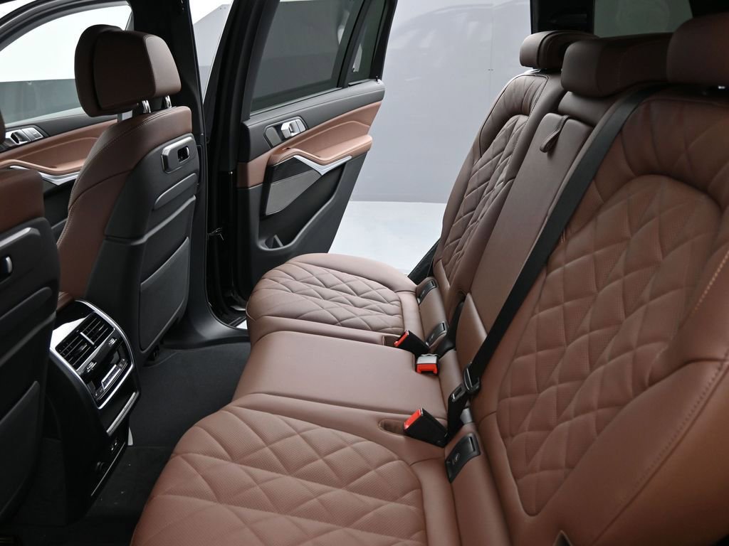 New 2026 BMW X7 xDrive40i w/ M Sport Package AWD/4WD image 32