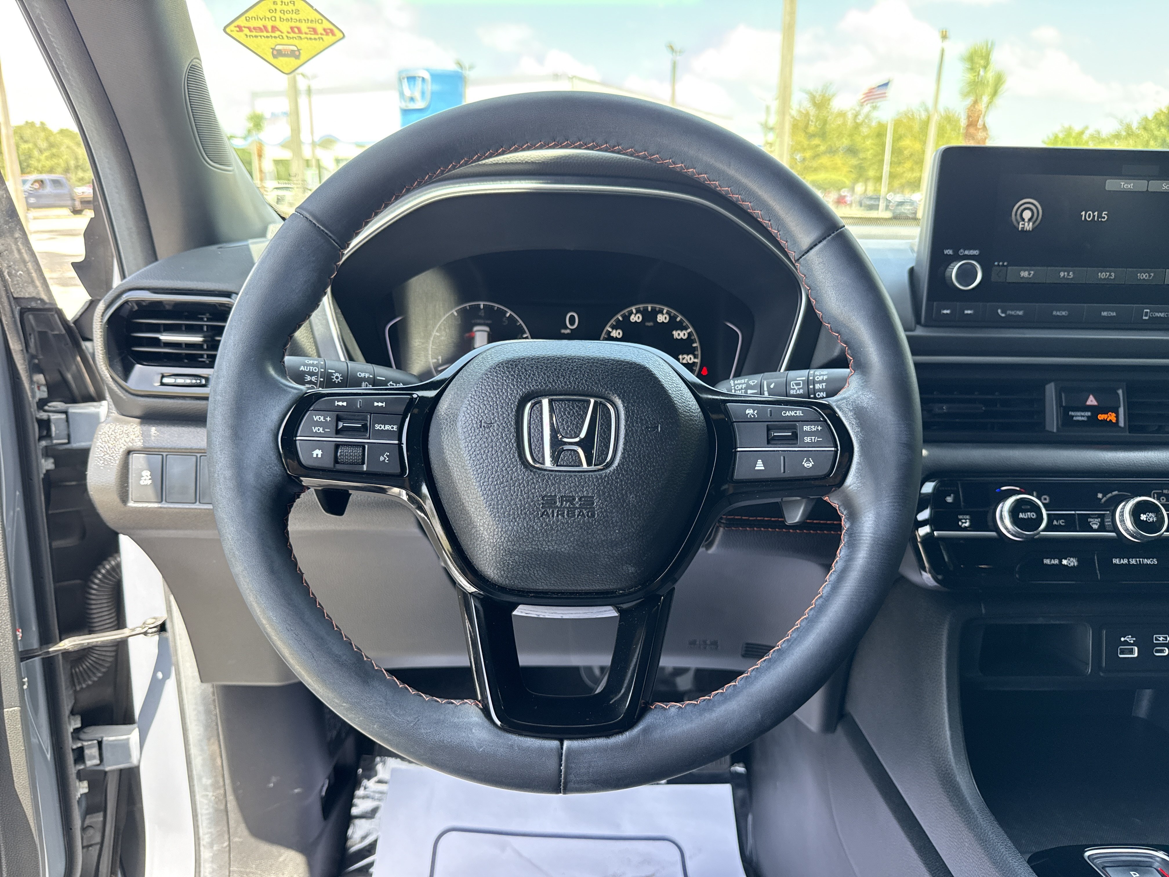 Certified 2025 Honda Pilot Sport image 37