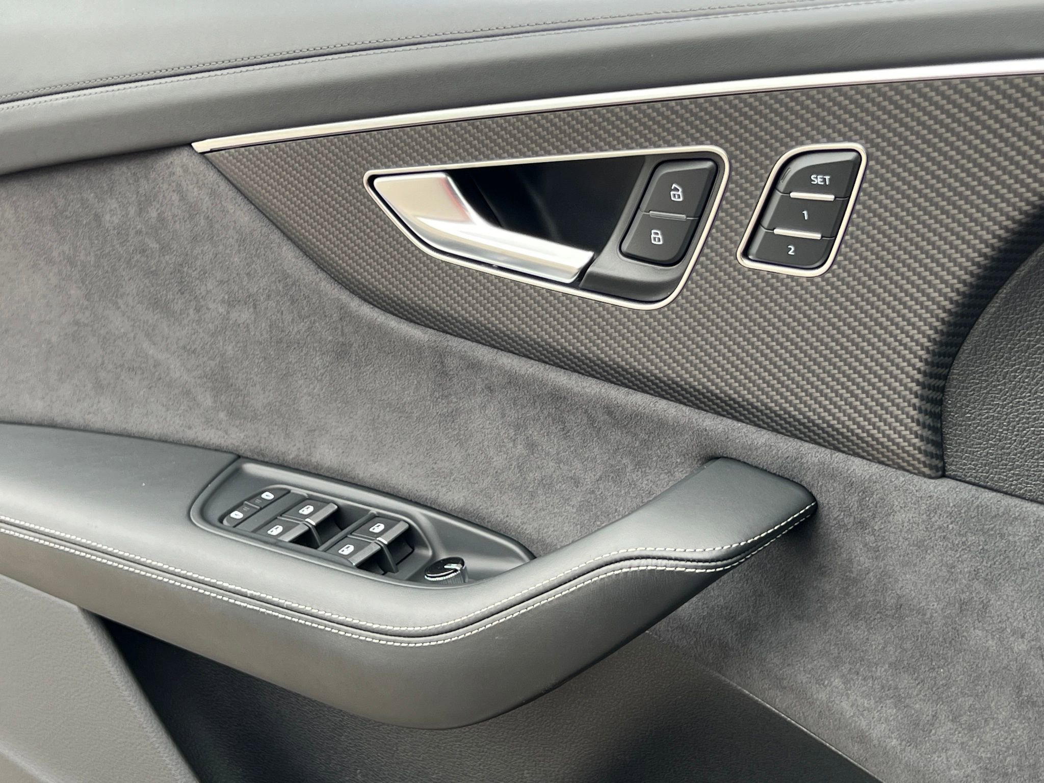 Used 2024 Audi SQ8 Prestige w/ Prestige Package image 36