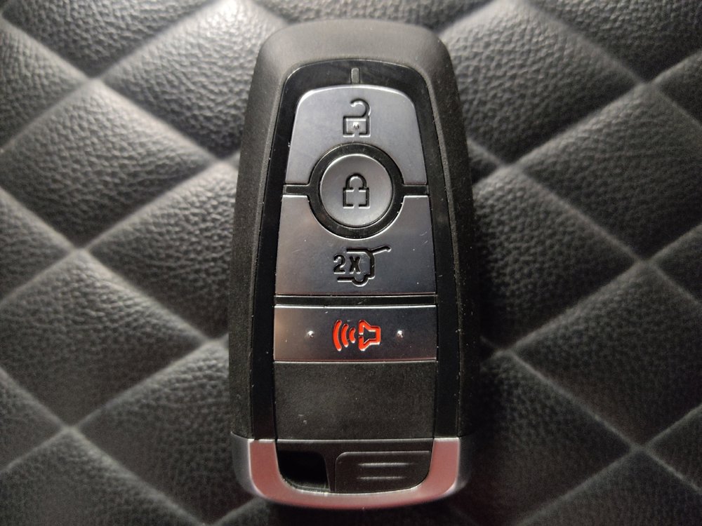 Used 2023 Ford Edge Titanium image 32