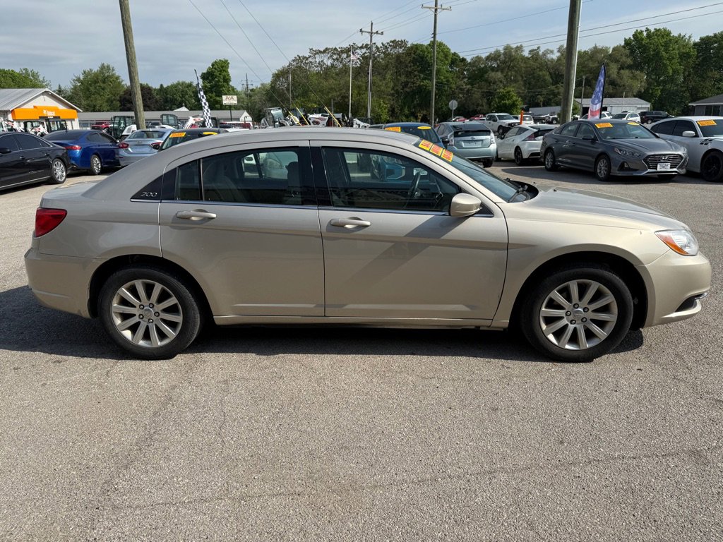 Used 2013 Chrysler 200 Touring image 5