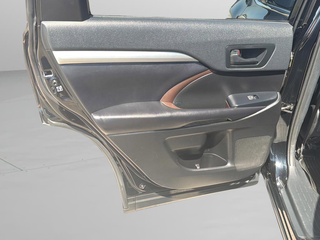 Used 2019 Toyota Highlander Plus image 15