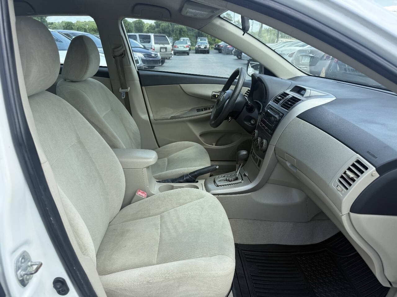 Used 2012 Toyota Corolla LE FWD image 13