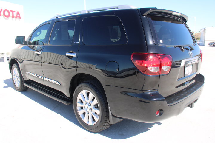 Used 2020 Toyota Sequoia Platinum AWD/4WD image 6