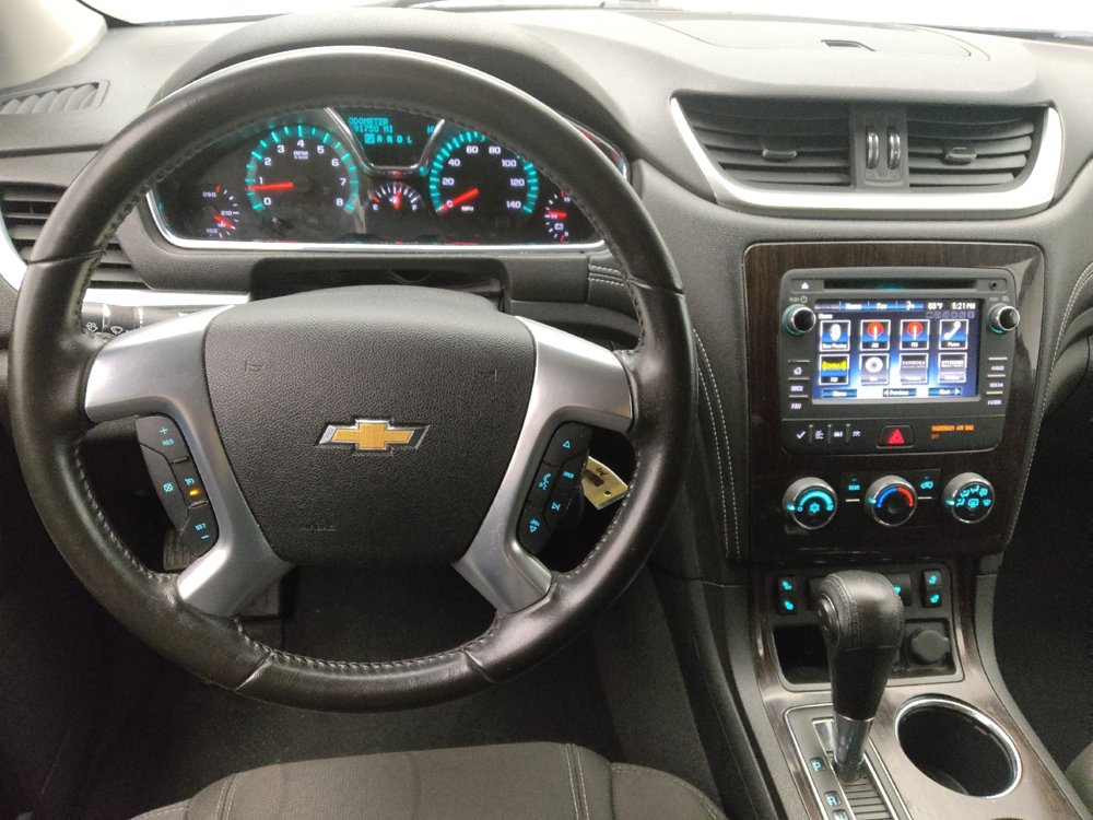 Used 2016 Chevrolet Traverse LT w/ Style and Technology Package FWD image 22