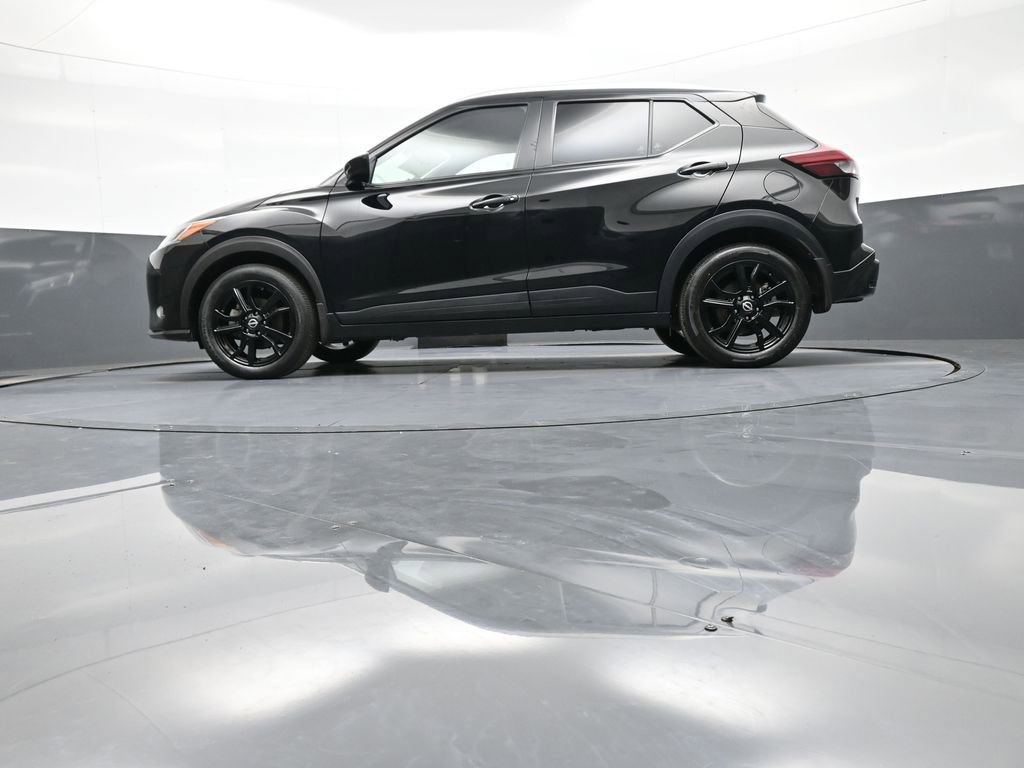 Used 2023 Nissan Kicks SV image 32