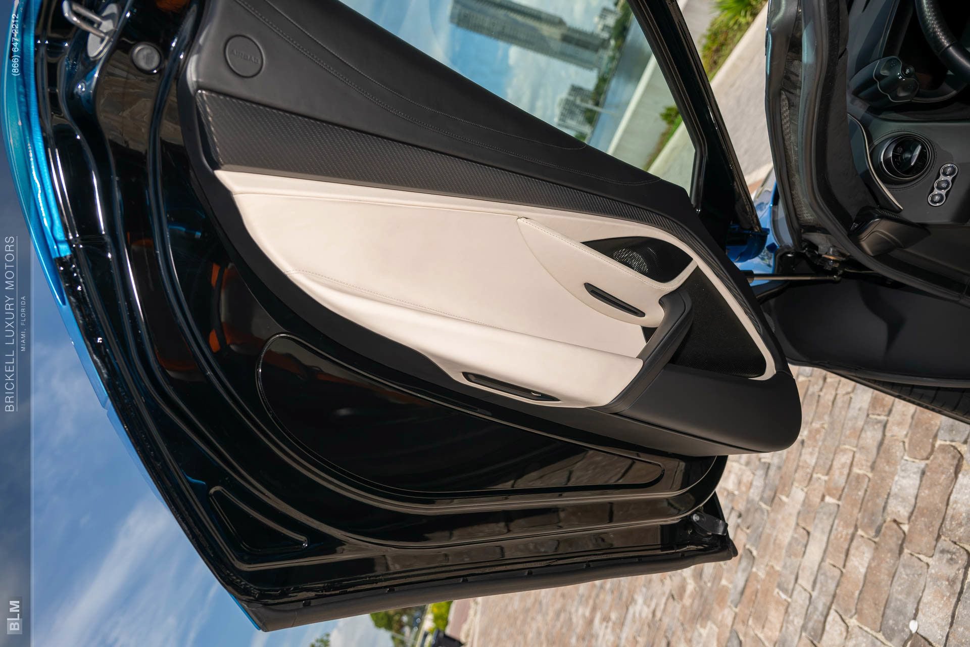 Used 2025 McLaren 750S RWD image 18