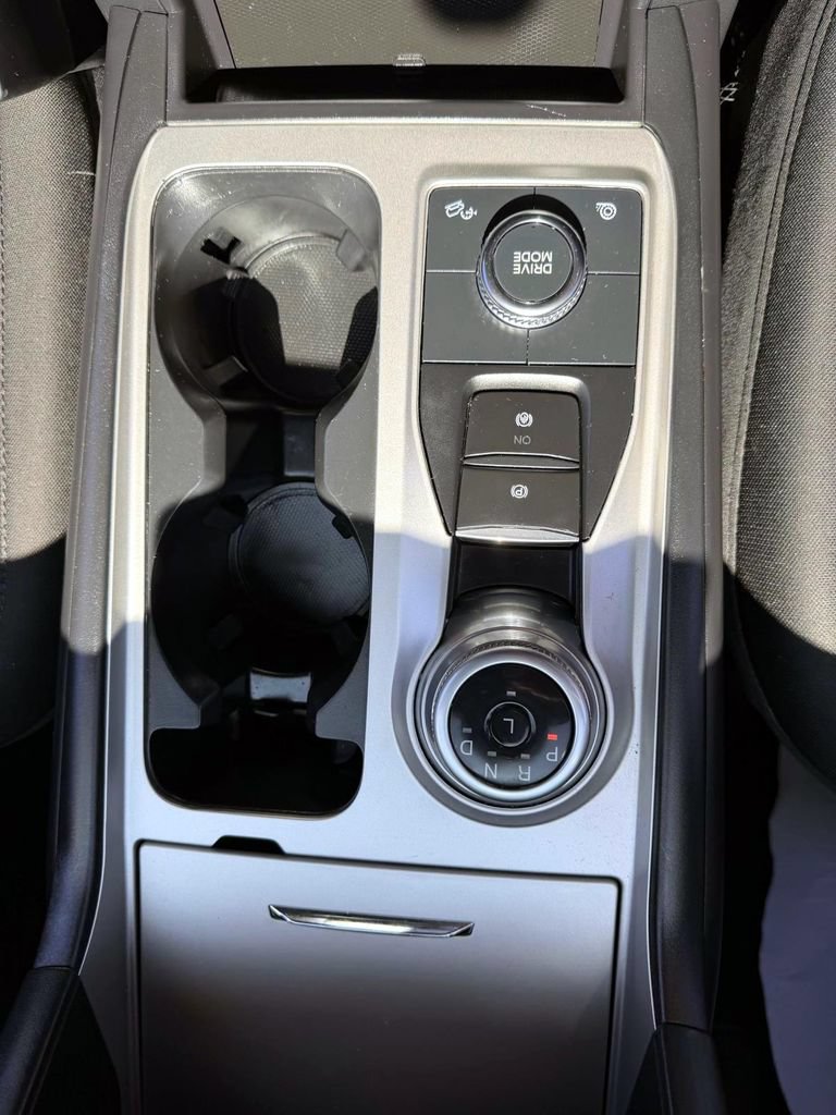 Used 2023 Ford Explorer XLT AWD/4WD image 20