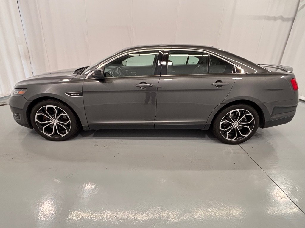 Used 2018 Ford Taurus SHO AWD/4WD image 8