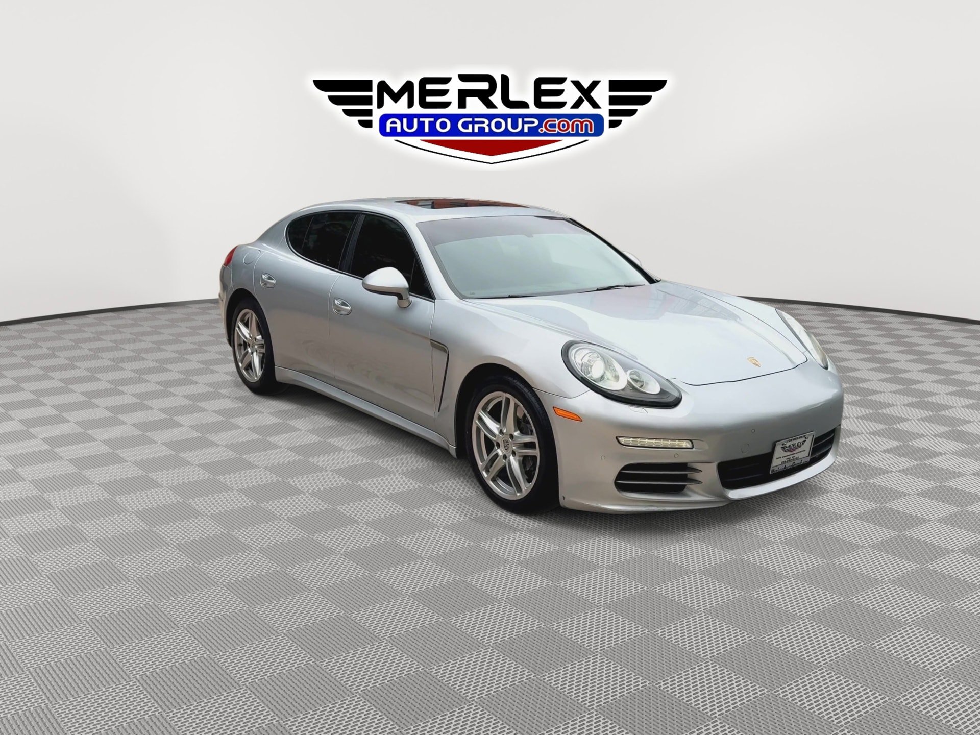 Used 2016 Porsche Panamera 4 AWD/4WD image 2