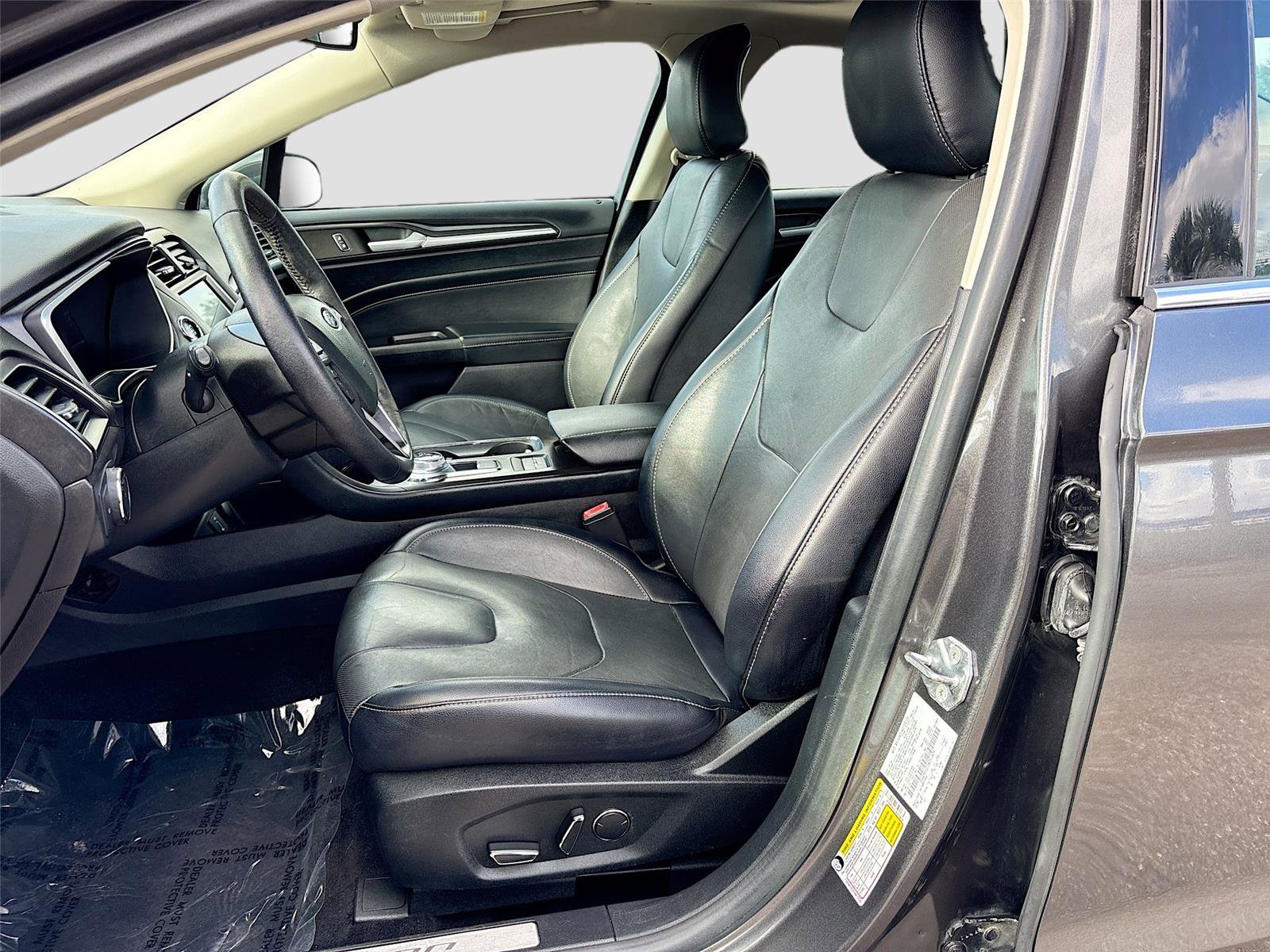 Used 2018 Ford Fusion Energi Titanium FWD image 21