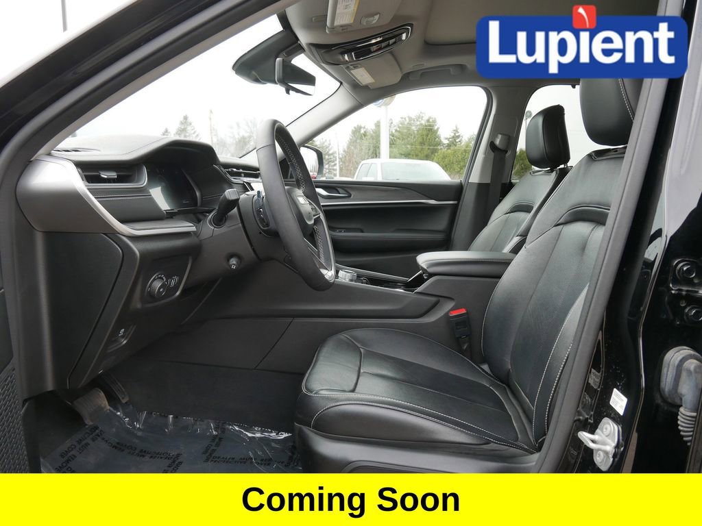 Used 2023 Jeep Grand Cherokee L Limited w/ Luxury Tech Group II image 8