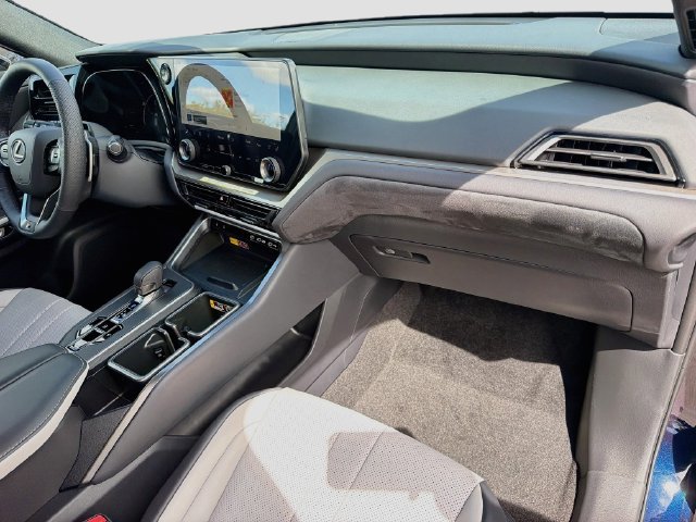New 2026 Lexus TX 500h AWD w/ Technology Package image 15