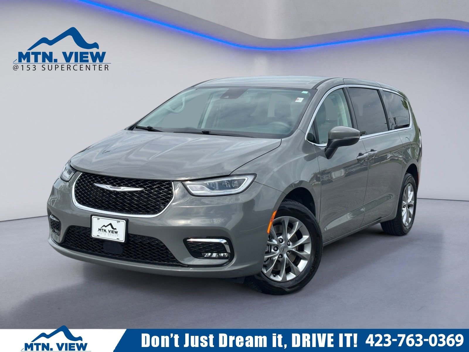 Used 2023 Chrysler Pacifica Touring-L AWD/4WD video 1
