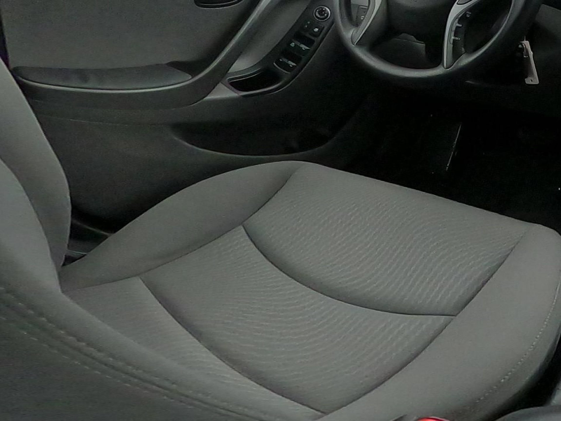 Used 2015 Hyundai Elantra SE FWD image 26