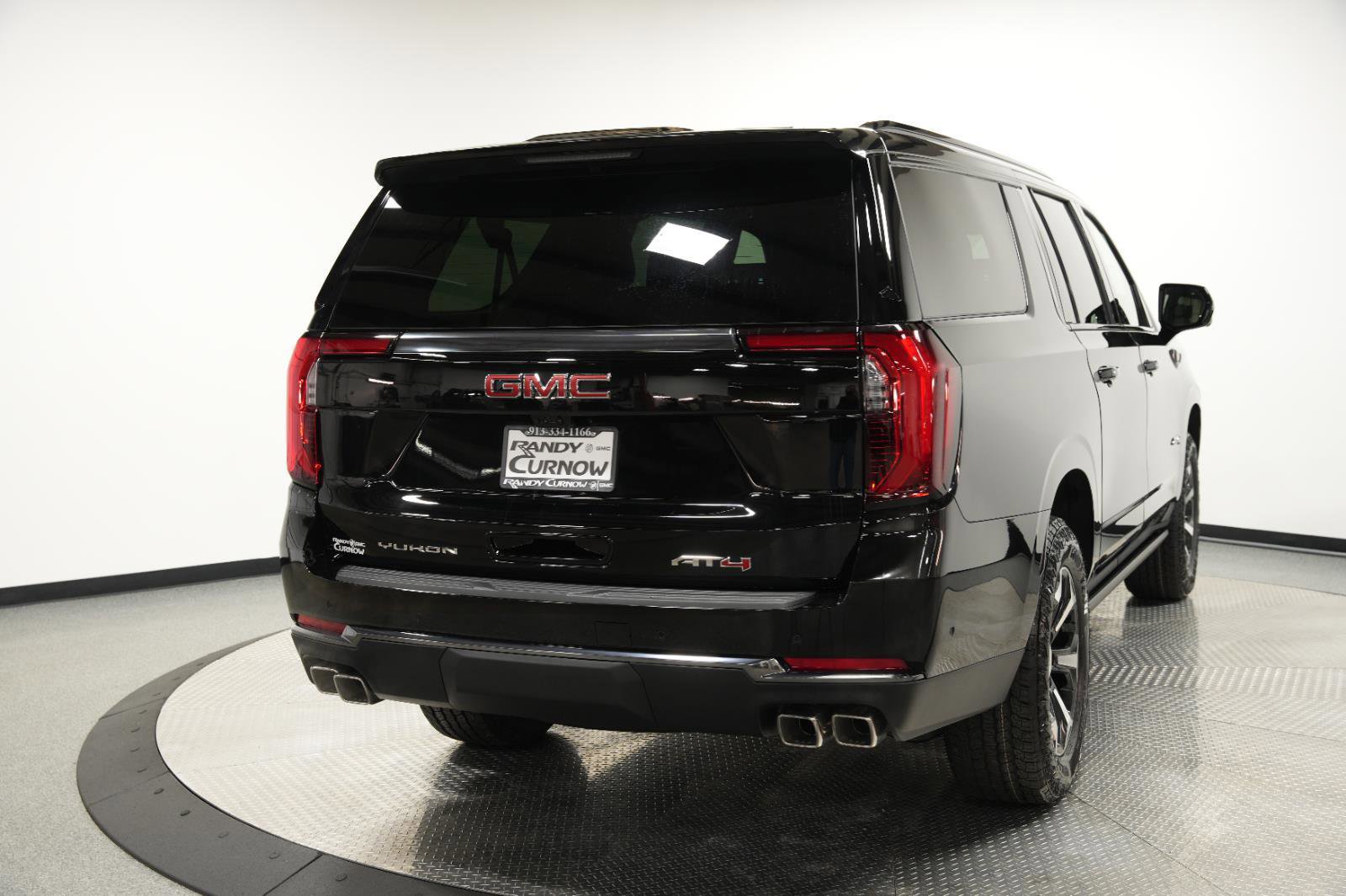 New 2026 GMC Yukon XL AT4 w/ AT4 Premium Plus Package AWD/4WD image 10