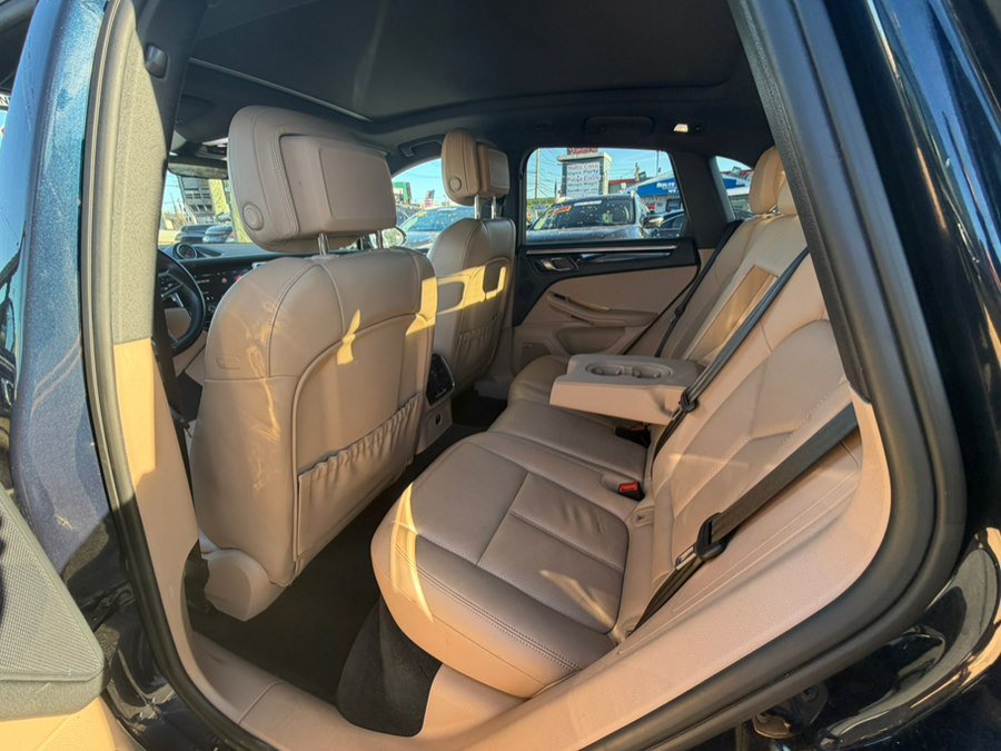 Used 2020 Porsche Macan image 8