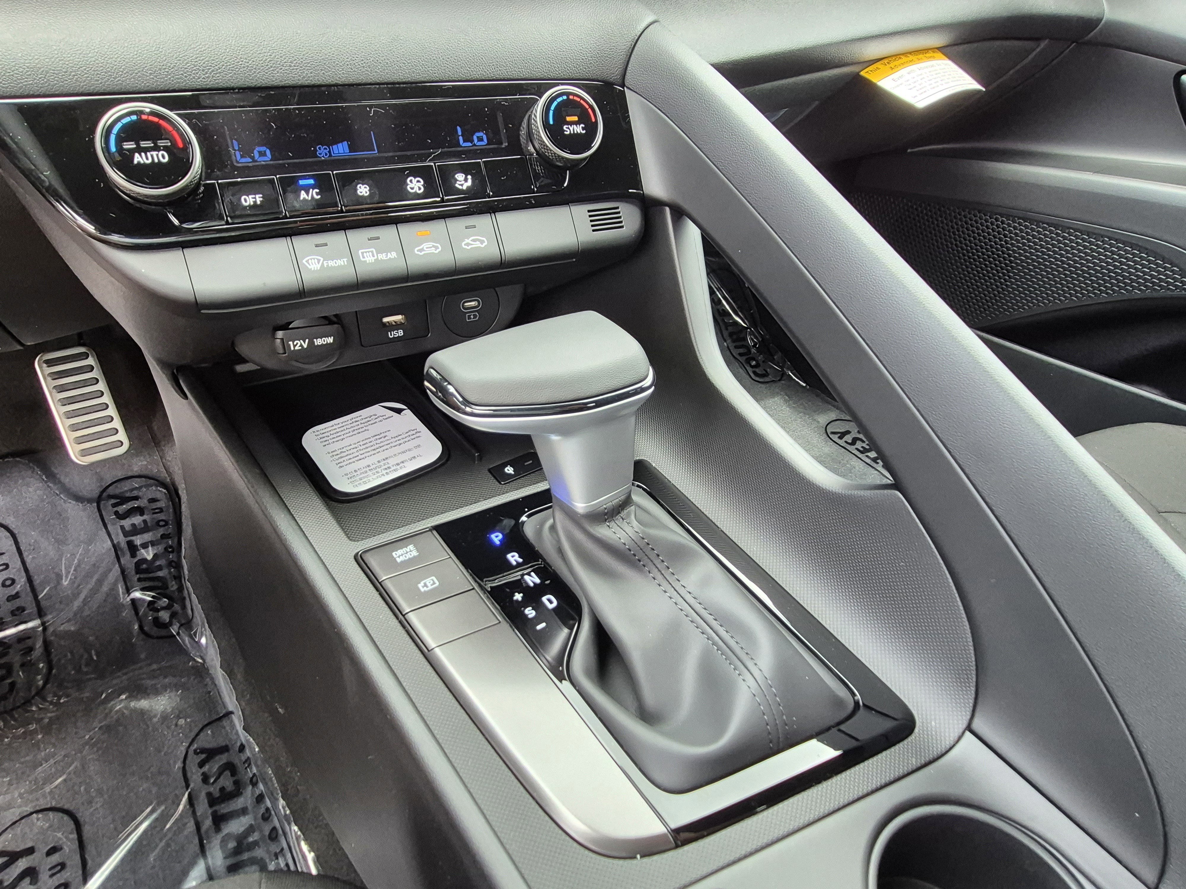 New 2026 Hyundai Elantra Sport FWD image 25