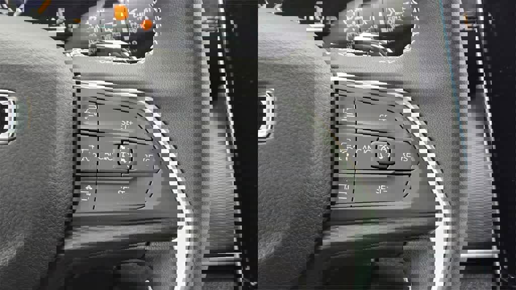 New 2025 Jeep Grand Cherokee Altitude image 11