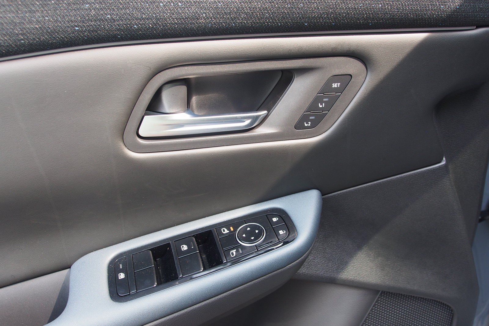 New 2026 Nissan Leaf Platinum+ FWD image 18