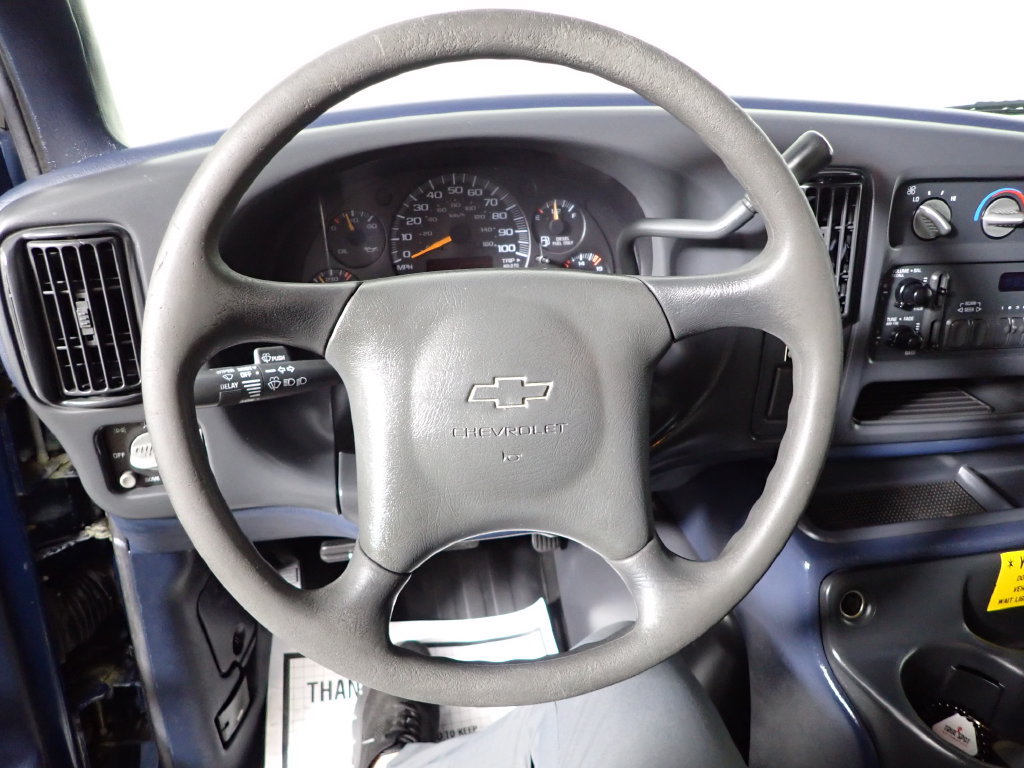 Used 1999 Chevrolet Express 3500 RWD image 31