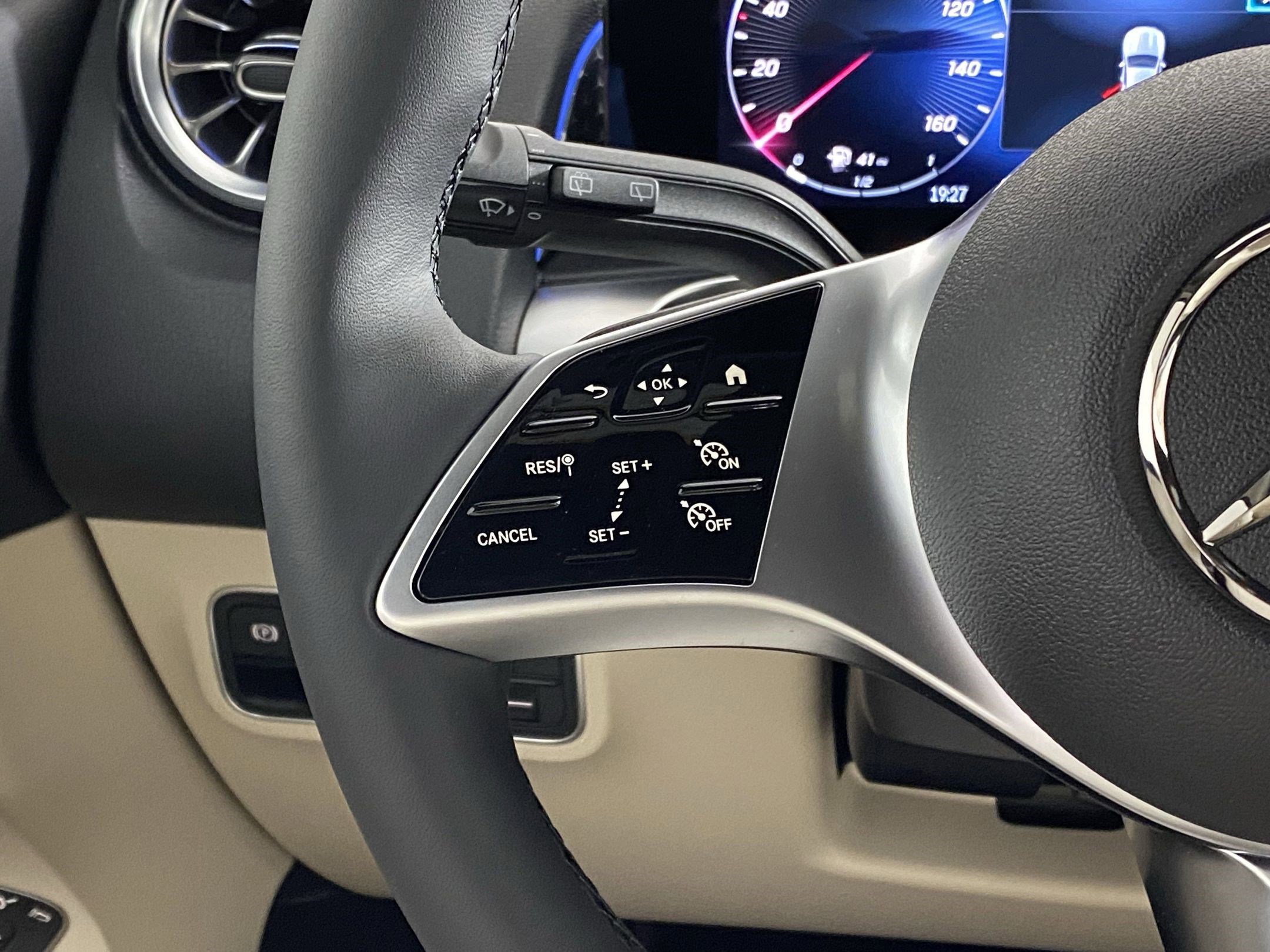 Certified 2025 Mercedes-Benz GLB 250 4MATIC image 16