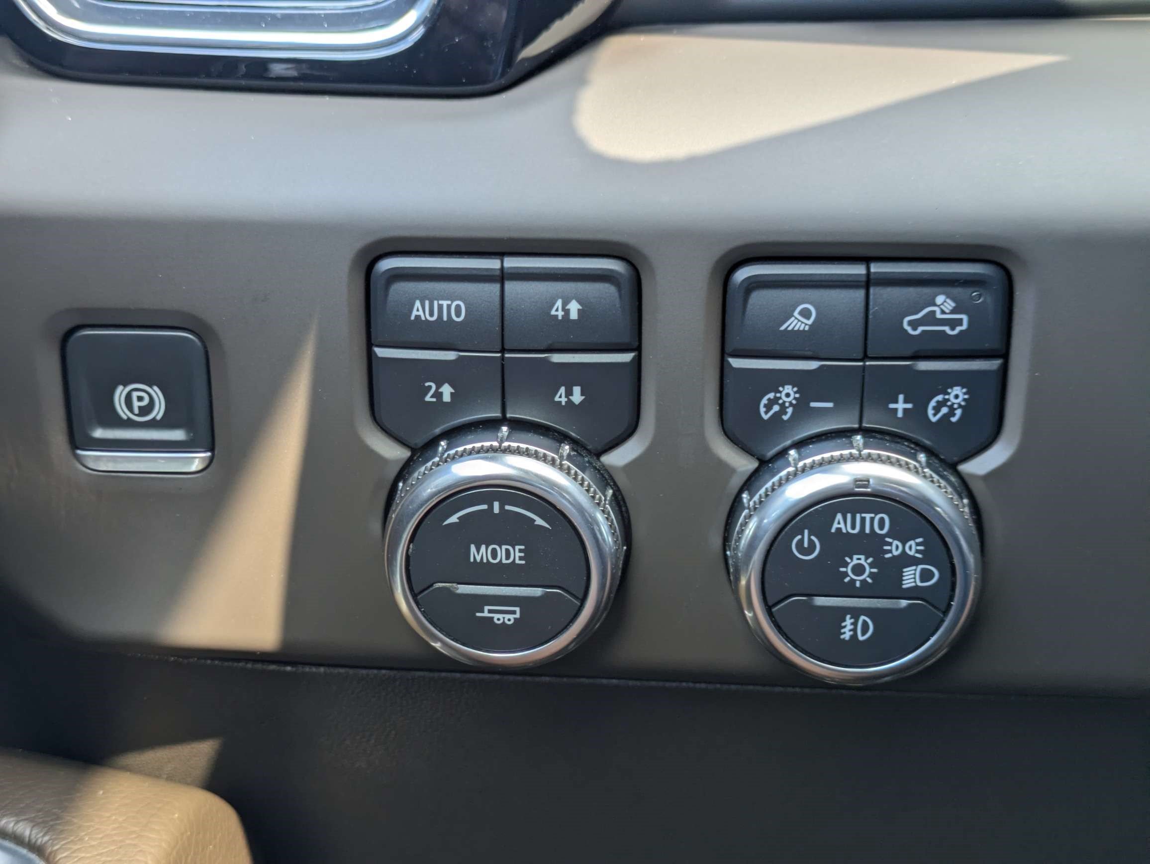Used 2024 GMC Sierra 3500 Denali w/ Denali Reserve Package AWD/4WD image 31