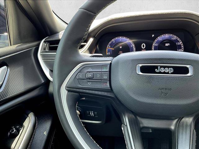 Used 2025 Jeep Grand Cherokee L Altitude RWD image 19