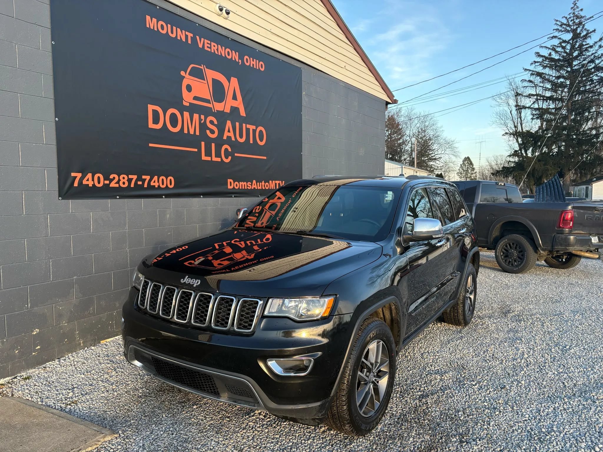 Used 2018 Jeep Grand Cherokee Limited AWD/4WD image 7