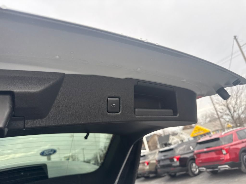 Used 2025 Ford Escape Platinum w/ Premium Technology Package image 14