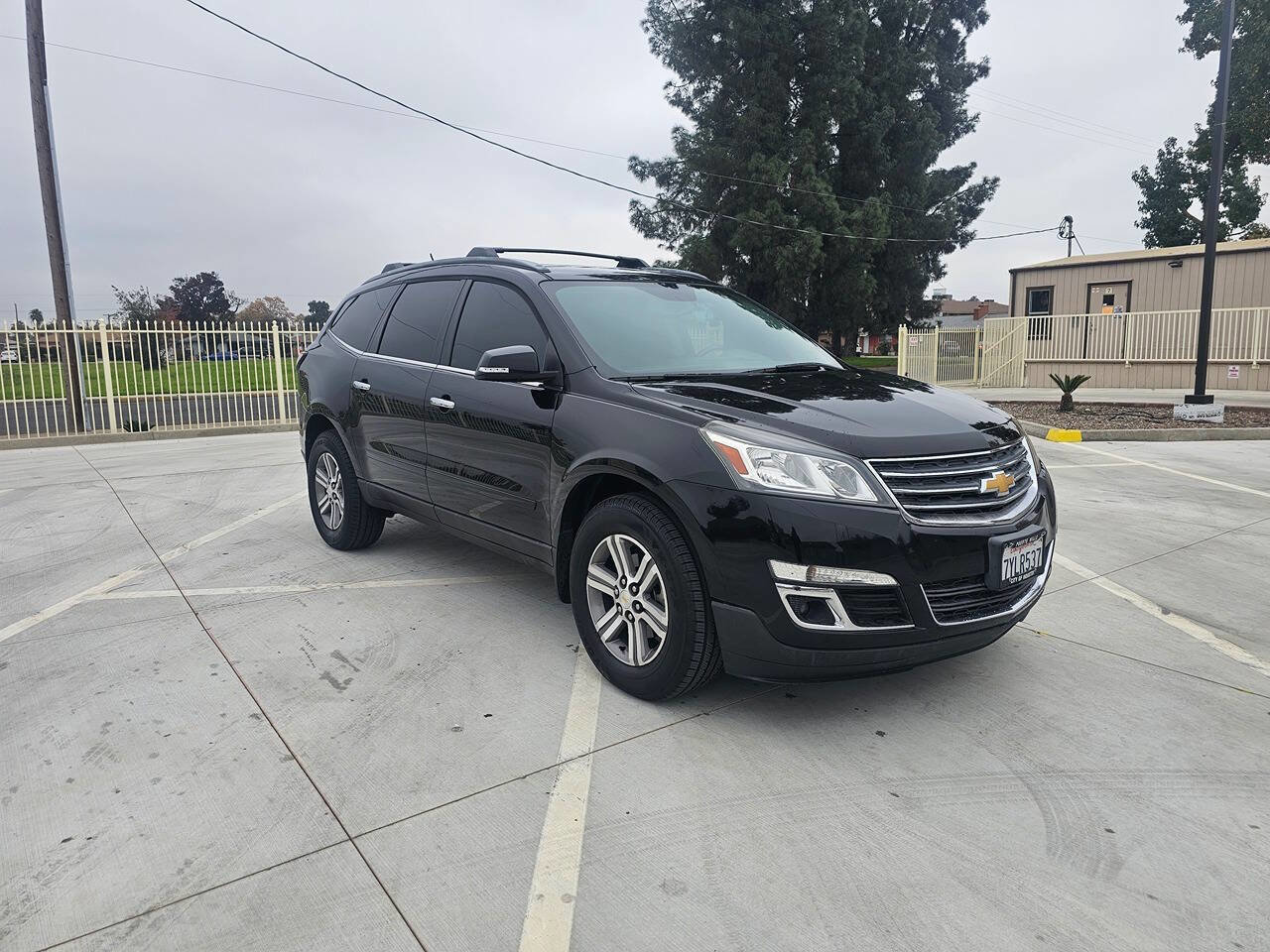 Used 2017 Chevrolet Traverse LT image 4