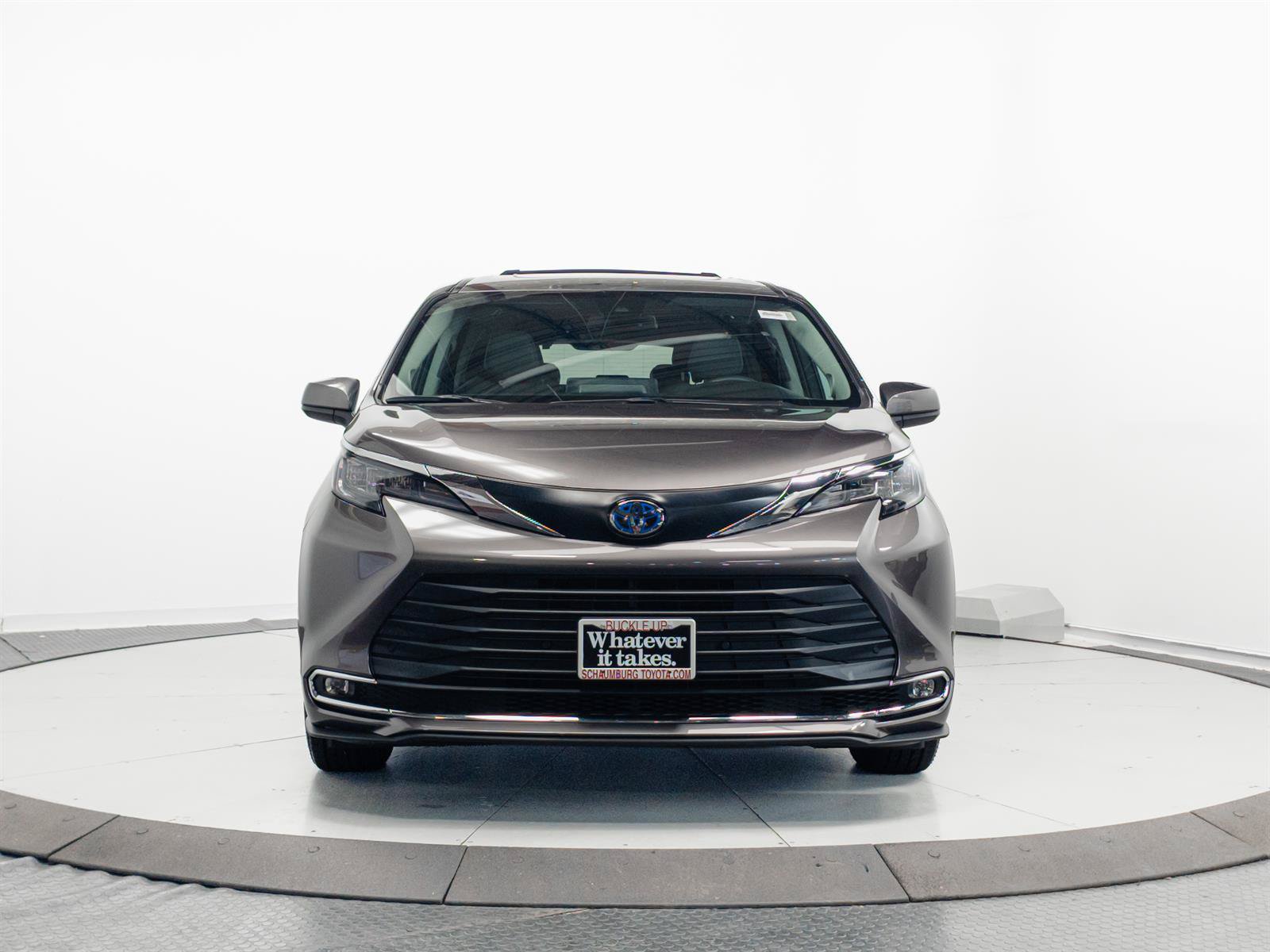 Certified 2024 Toyota Sienna XLE w/ XLE Plus Package AWD/4WD image 2